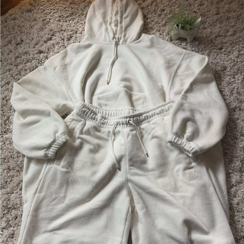 Air Jordan, soft, oversized White hoodie and joggers set - Picture 2 of 9